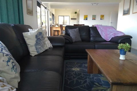 Southern Beaches Holiday House - Australian Directory 16