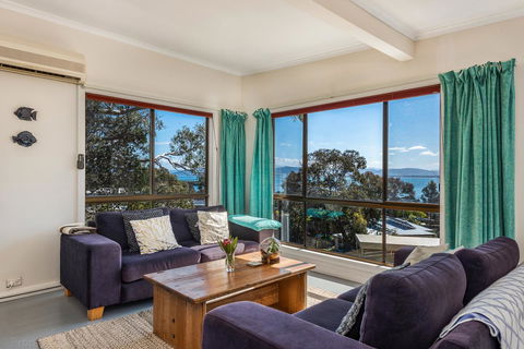 Southern Beaches Holiday House - Australian Directory 18