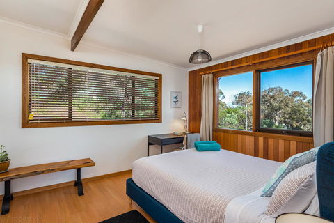 Southern Beaches Holiday House - Australian Directory 23