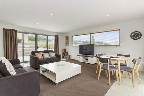 170 Hazards View Drive - Unit 2 - Australian Directory 5