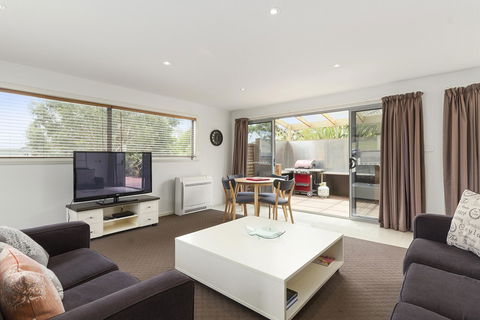 170 Hazards View Drive - Unit 2 - Australian Directory 6
