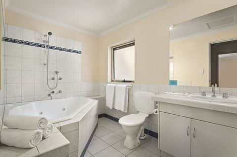 Elphin Motel & Serviced Apartments - Australian Directory 37