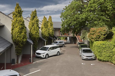 Elphin Motel & Serviced Apartments - Australian Directory 12