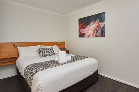Elphin Motel & Serviced Apartments - Australian Directory 2