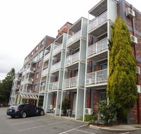Adina Place Motel Apartments - Australian Directory