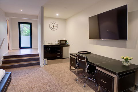 Amare Beachside Luxury - Australian Directory 16