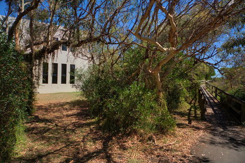 Amare Beachside Luxury - Australian Directory 23