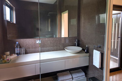 Amare Beachside Luxury - Australian Directory 15