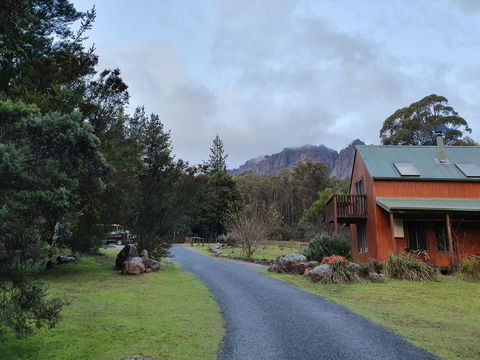 Roland B&B - Australian Directory 32