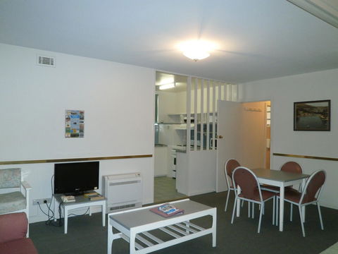 Parklane Motel - Australian Directory 33