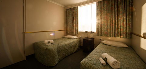 Parklane Motel - Australian Directory 25