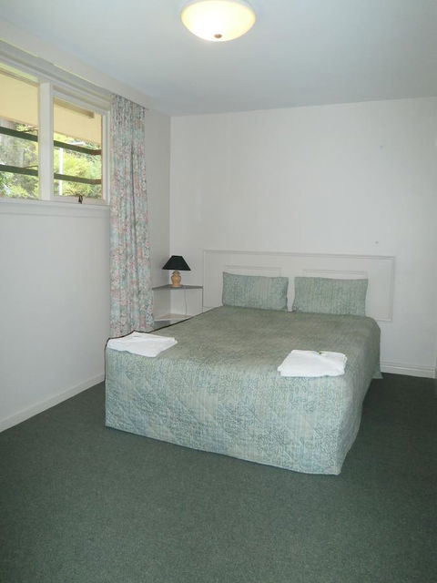 Parklane Motel - Australian Directory 39