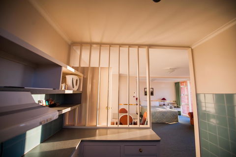 Parklane Motel - Australian Directory 4