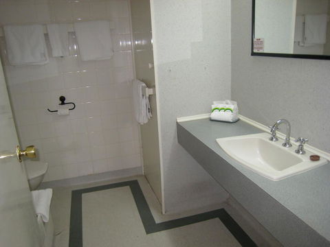 Parklane Motel - Australian Directory 40
