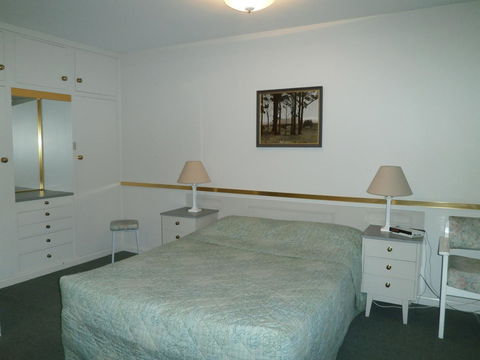 Parklane Motel - Australian Directory 38