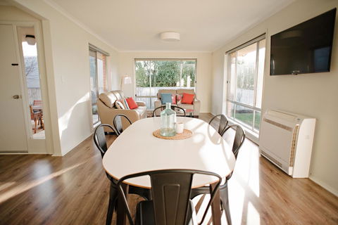 The Holiday Home People - Australian Directory 8
