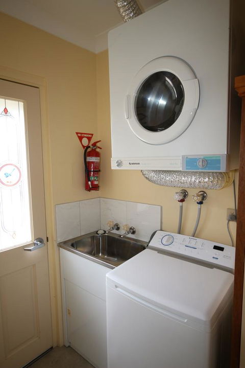 Swansea Cottages And Motel Suites - Australian Directory 27