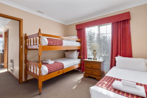 Swansea Cottages And Motel Suites - Australian Directory 25