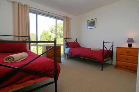 Suntrap Cove Bicheno - Australian Directory 17