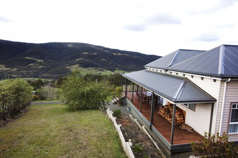 House On The Hill Bed And Breakfast - Australian Directory 41