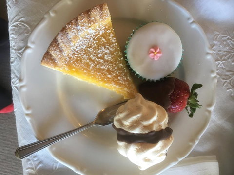 House On The Hill Bed And Breakfast - Australian Directory 1