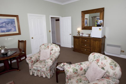 House On The Hill Bed And Breakfast - Australian Directory 37