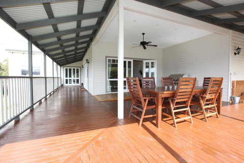 House On The Hill Bed And Breakfast - Australian Directory 40