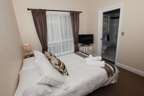 House On The Hill Bed And Breakfast - Australian Directory 39