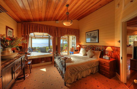 Island View Spa Cottage - Australian Directory 2