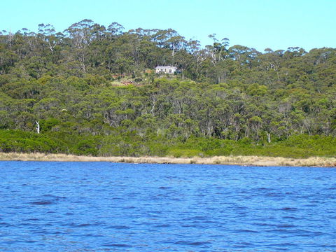 Island View Spa Cottage - Australian Directory 4