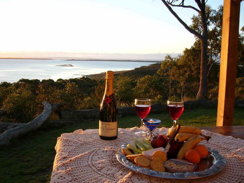 Island View Spa Cottage - Australian Directory 0