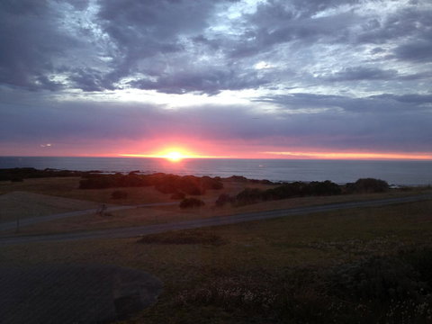 Island Breeze Motel - Australian Directory 13