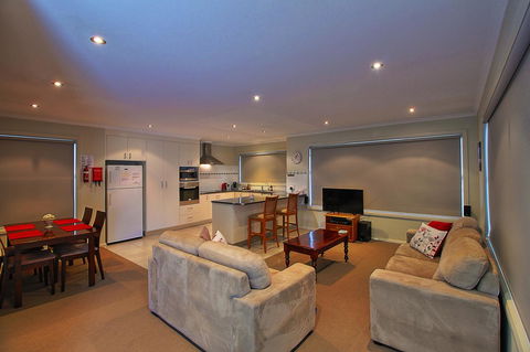 Hobart Villa - Australian Directory 2