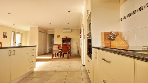 Hobart Villa - Australian Directory 5