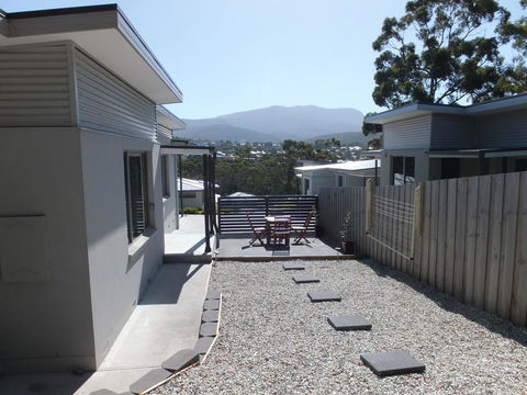 Hobart Villa - Australian Directory 13