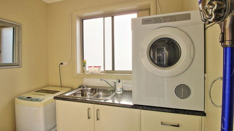 Hobart Villa - Australian Directory 11