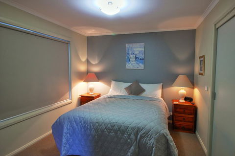 Hobart Villa - Australian Directory 6