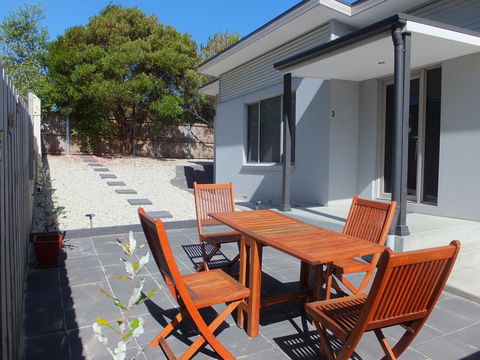 Hobart Villa - Australian Directory 14