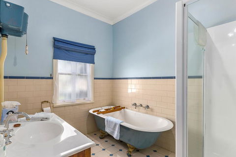 Cambridge House Bed & Breakfast - Australian Directory 16
