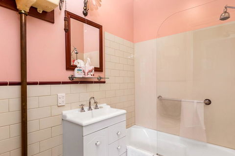 Cambridge House Bed & Breakfast - Australian Directory 6