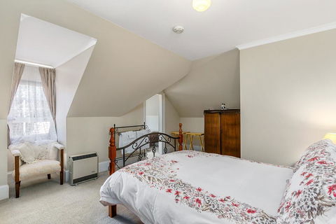 Cambridge House Bed & Breakfast - Australian Directory 7