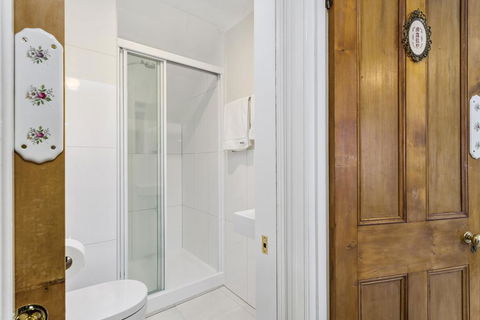 Cambridge House Bed & Breakfast - Australian Directory 8