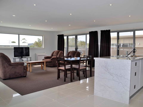 170 Hazards View - Unit 1 - Australian Directory 2