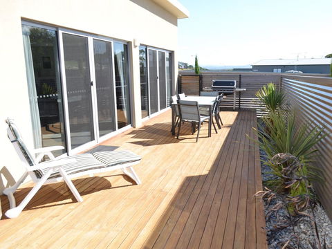 170 Hazards View - Unit 1 - Australian Directory 0
