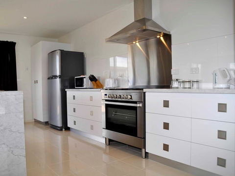 170 Hazards View - Unit 1 - Australian Directory 6
