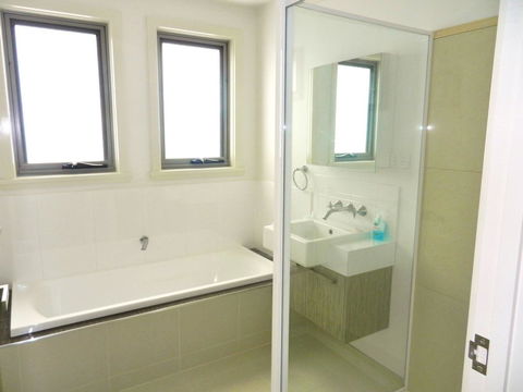 170 Hazards View - Unit 1 - Australian Directory 8