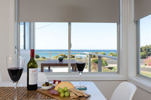 Penguin Beach House - Australian Directory 10