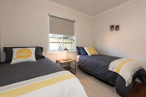 Penguin Beach House - Australian Directory 4