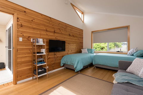 Penguin Beach House - Australian Directory 5