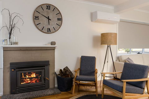Penguin Beach House - Australian Directory 12